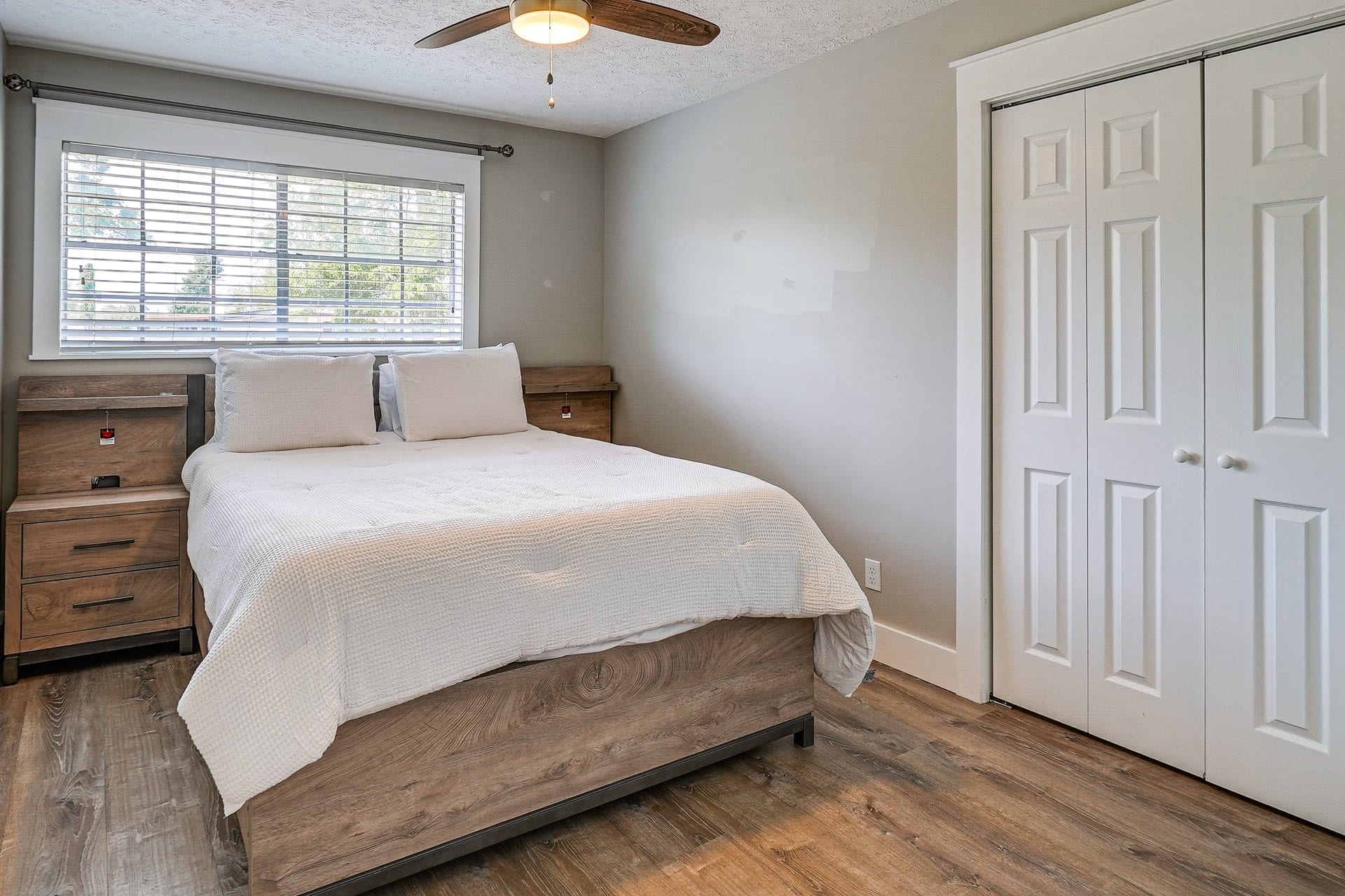 Queen bedroom