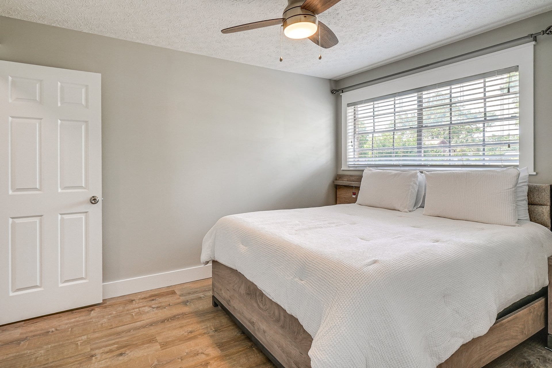 Queen bedroom