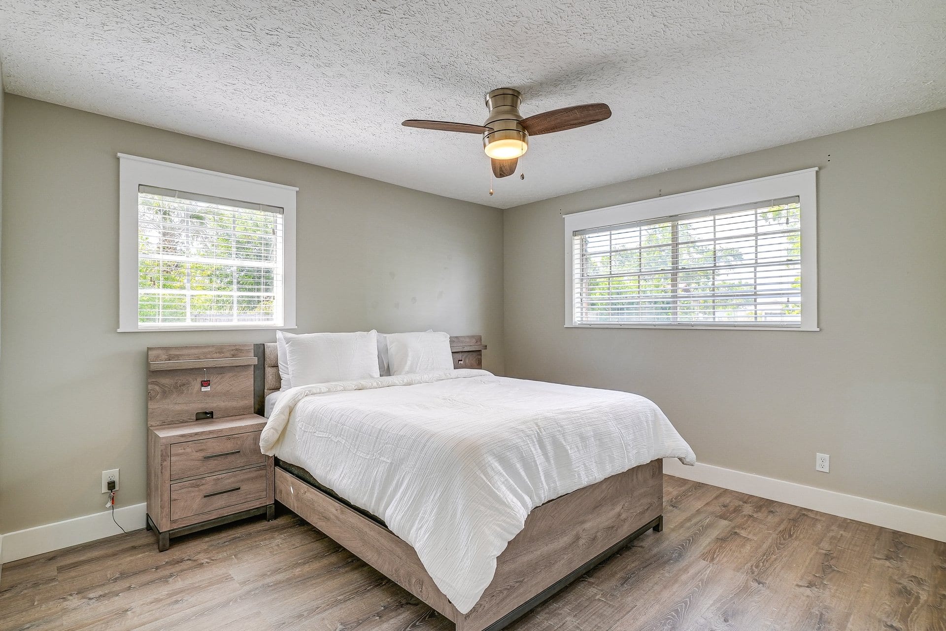Queen bedroom