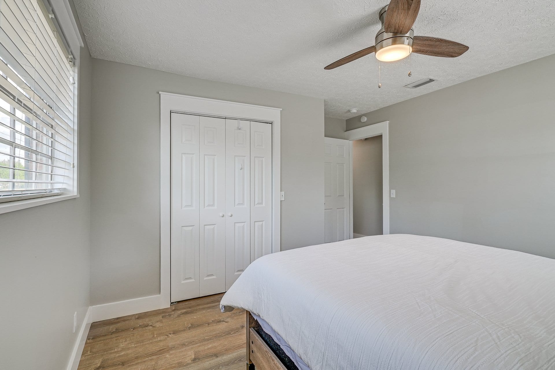Queen bedroom